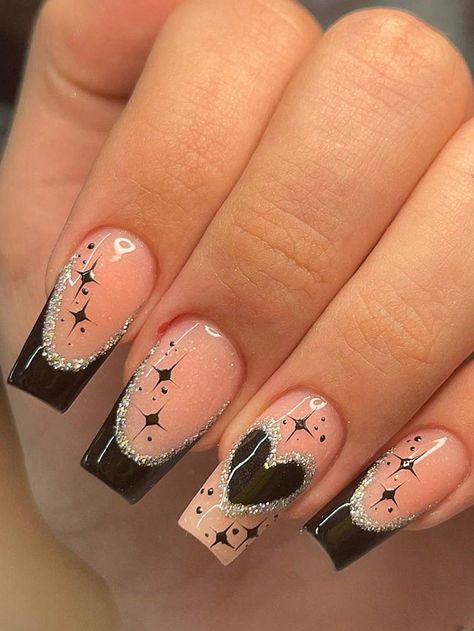 Short Acrylic Nails: The Perfect Blend of Beauty and Practicality插图3