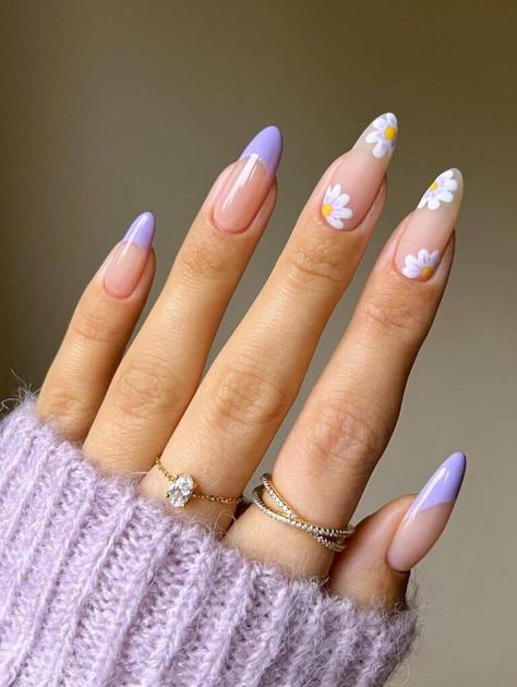 Almond Nail Designs: A Stylish Guide to Elongated Elegance插图1