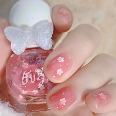 Fun and Colorful: A Guide to Girls Nail Polish插图3