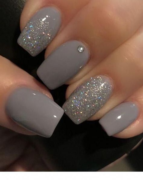 Gray Nail Polish: A Versatile Shade for Every Style插图