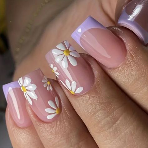 Short Acrylic Nails: The Perfect Blend of Beauty and Practicality插图2