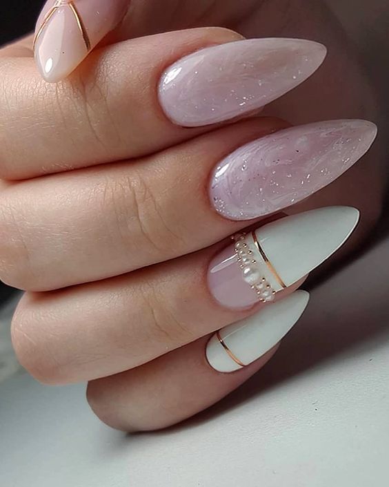 2024 Trend Alert: Lilac & White Nails Take Center Stage. 