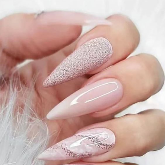 Stiletto Nails: A Bold Statement of Elegance?