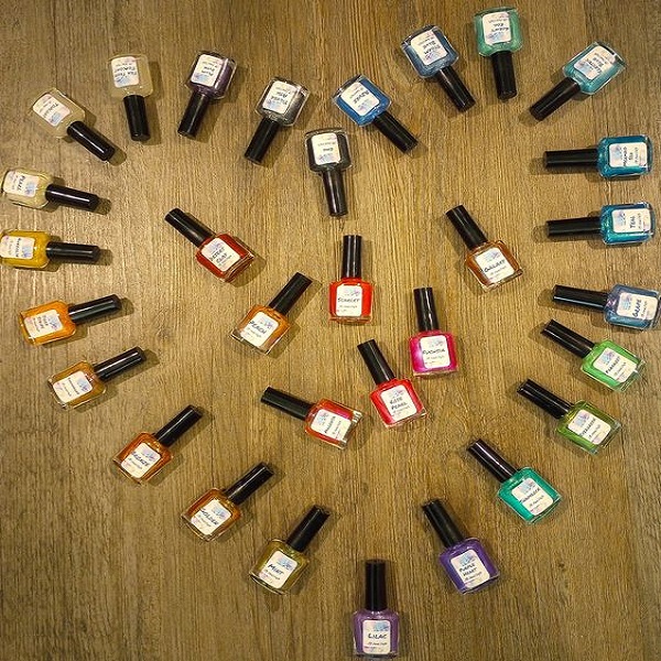 Learn how to mix nail polish colors