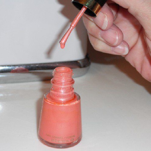 Learn how to fix old nail polish 