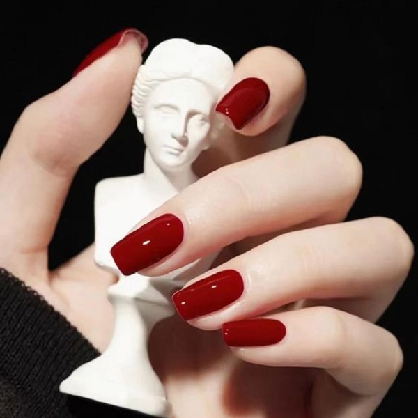 Discover the latest nail polish trends